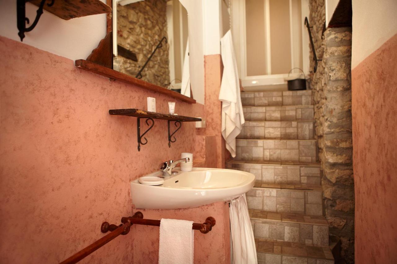 Antico Borgo Sanda Lago Maggiore Casalzuigno エクステリア 写真
